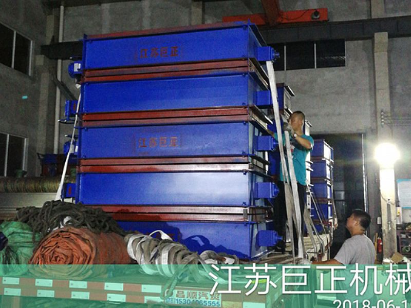 方形擋板門（寬10m）已完工，待發(fā)往預(yù)定客戶